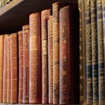 Books, bookshelf, old — Peran Keberuntungan dalam Permainan Slot